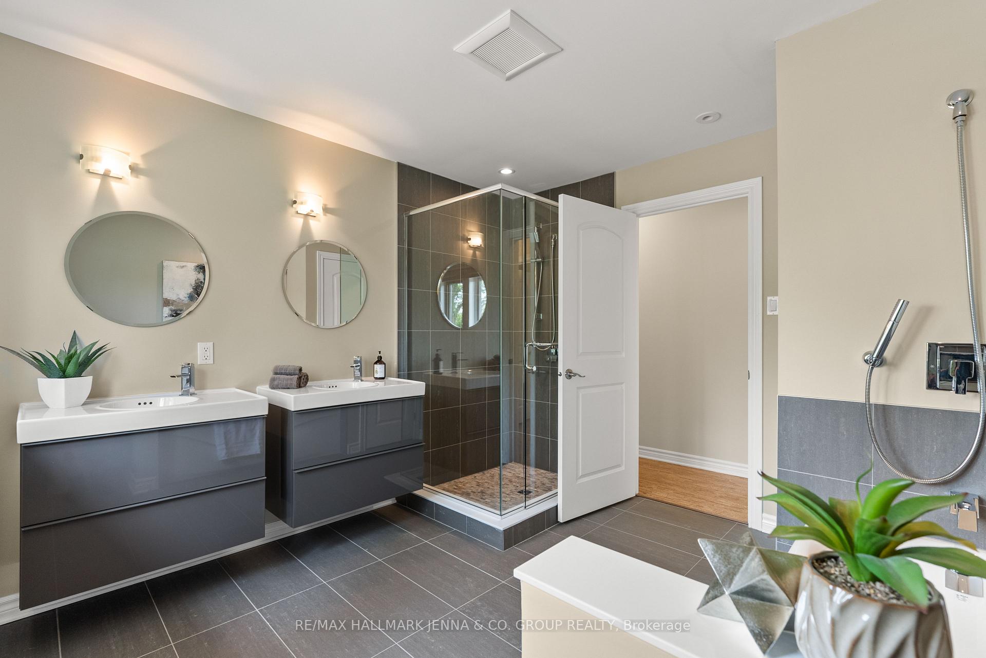 Photo 27 of 824 Nesbitt Place, Ottawa, Mooneys Bay — HOMEH