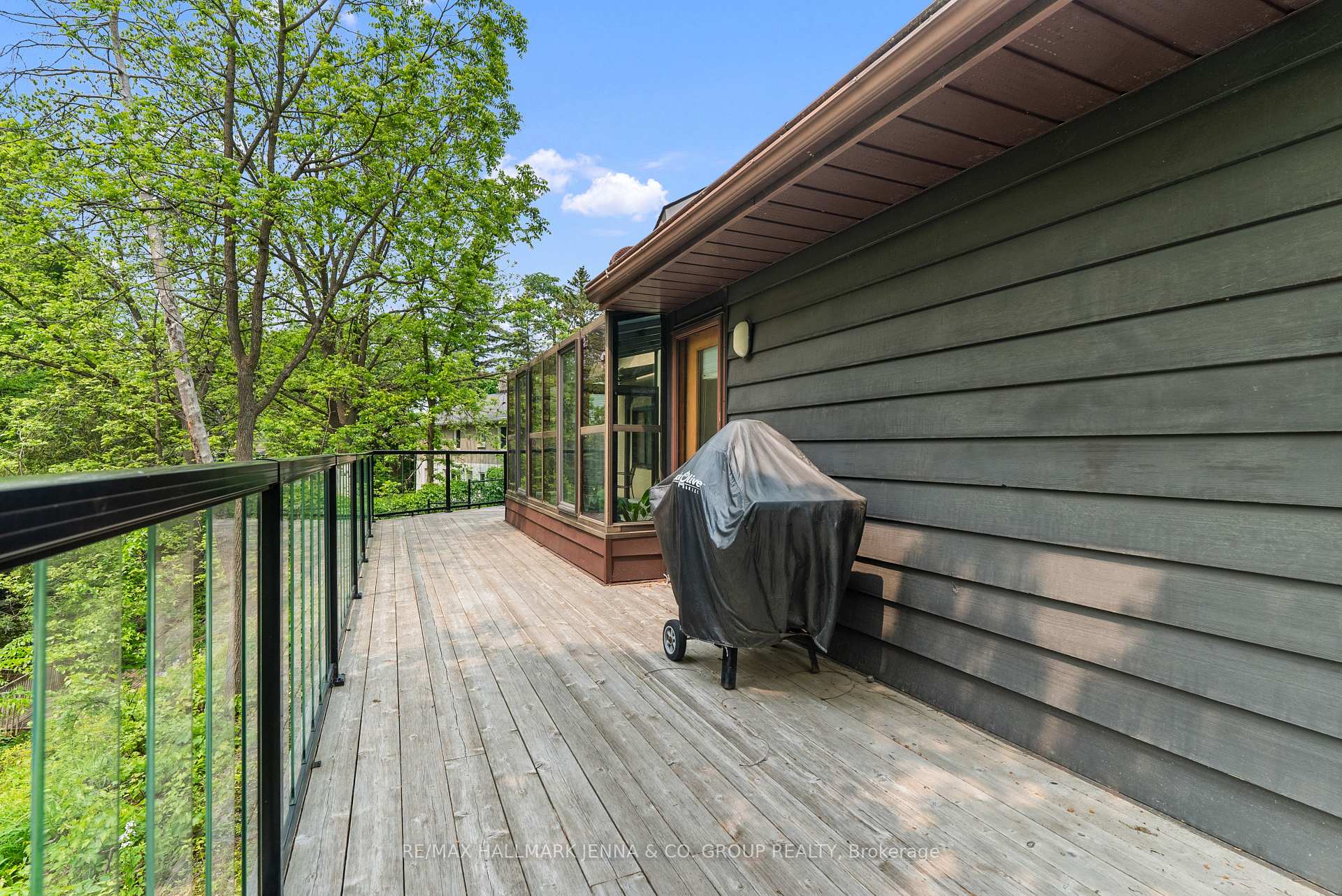 Photo 36 of 824 Nesbitt Place, Ottawa, Mooneys Bay — HOMEH