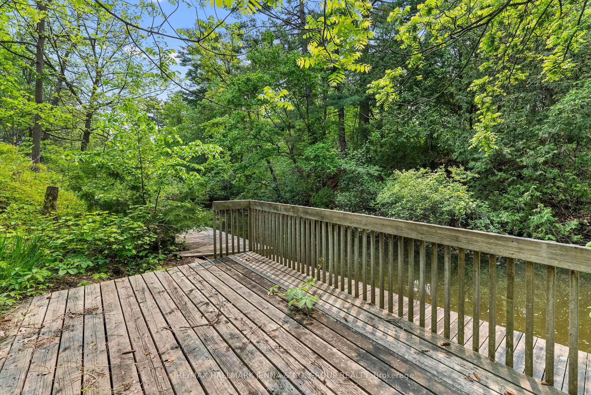 Photo 40 of 824 Nesbitt Place, Ottawa, Mooneys Bay — HOMEH