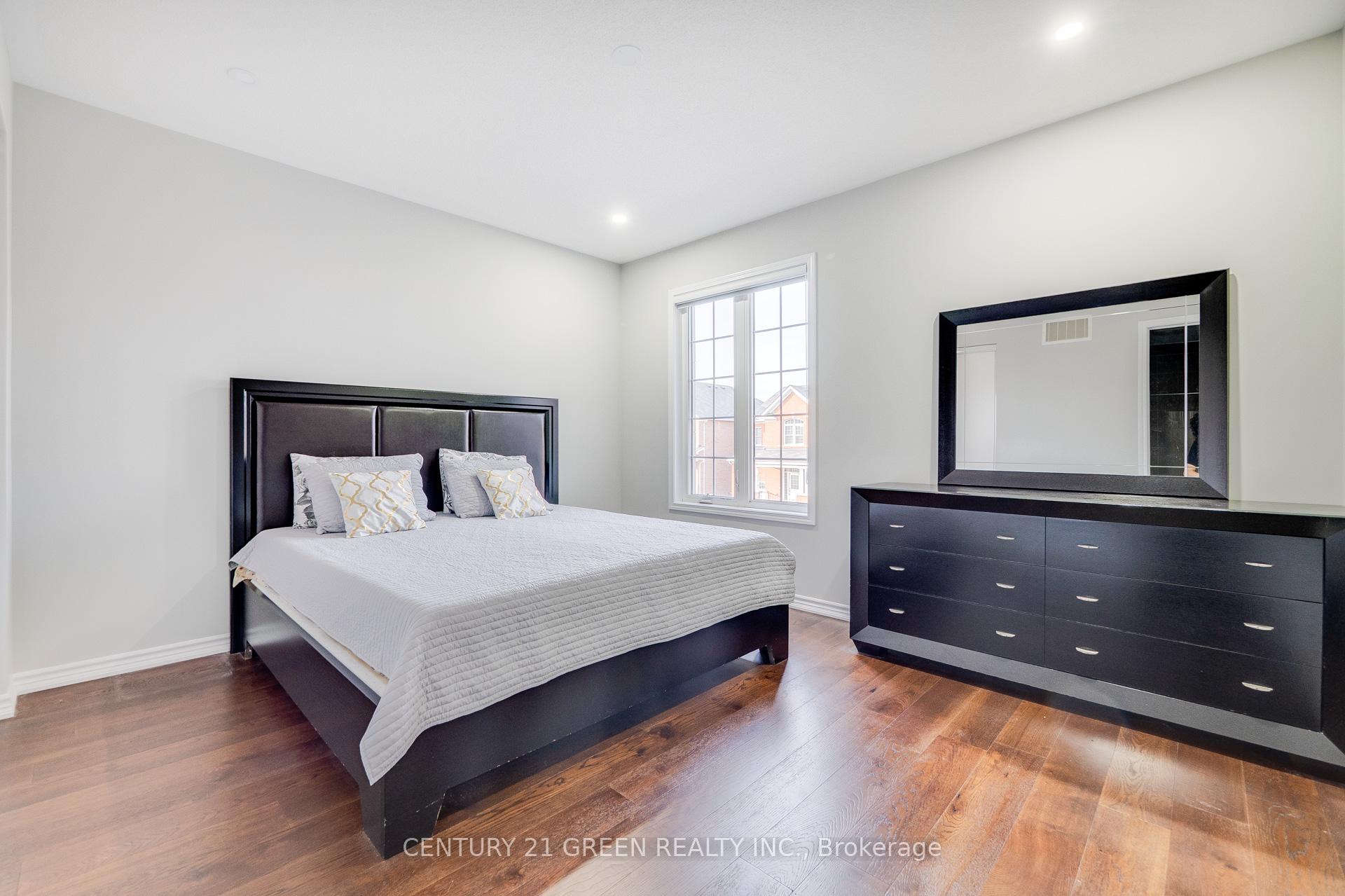 Photo 28 of 1436 Connaught Terrace, Milton, Ford — HOMEH