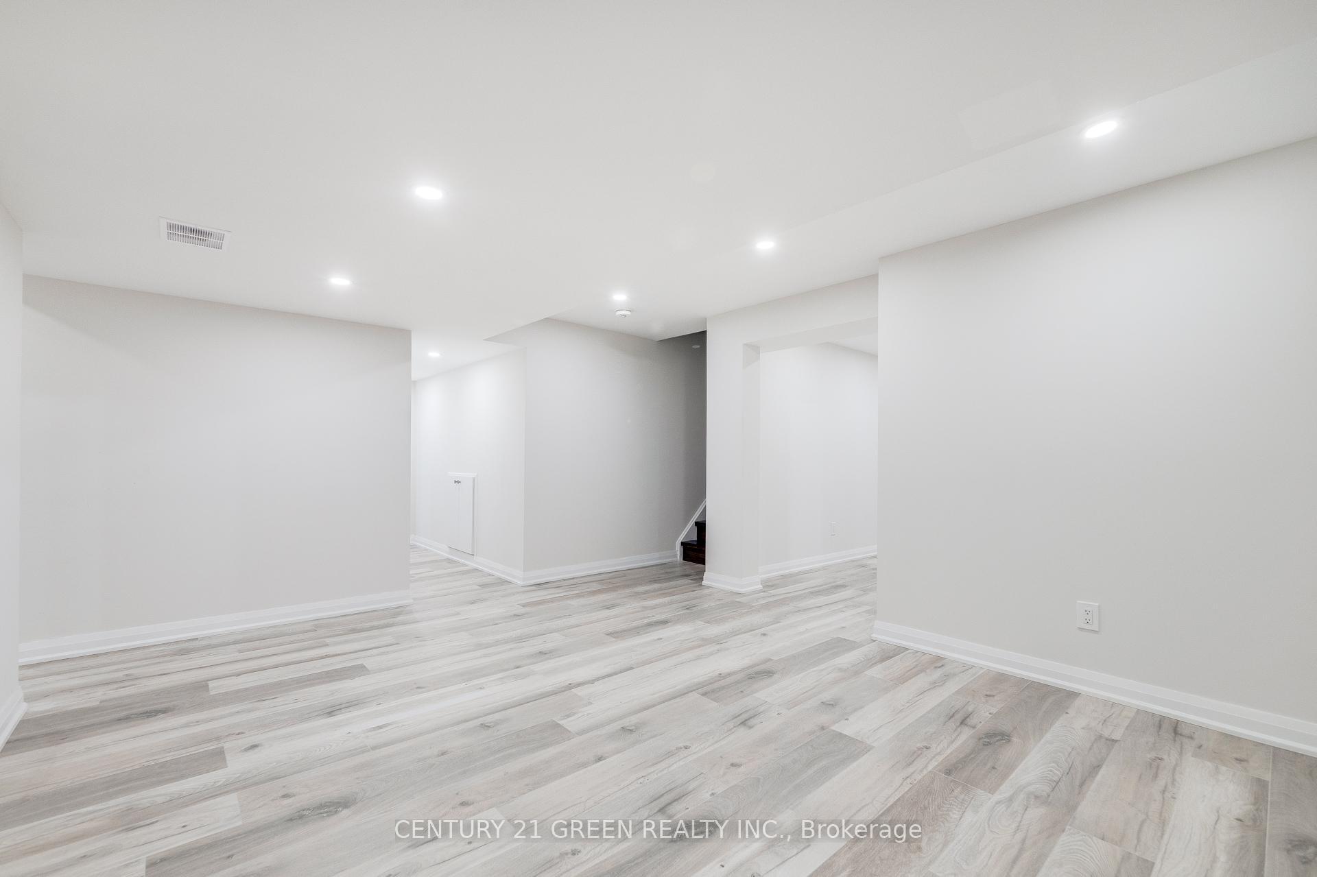 Photo 34 of 1436 Connaught Terrace, Milton, Ford — HOMEH
