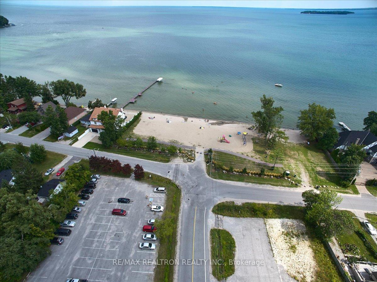 Photo 16 of 869 10th Line, Innisfil, Rural Innisfil — HOMEH