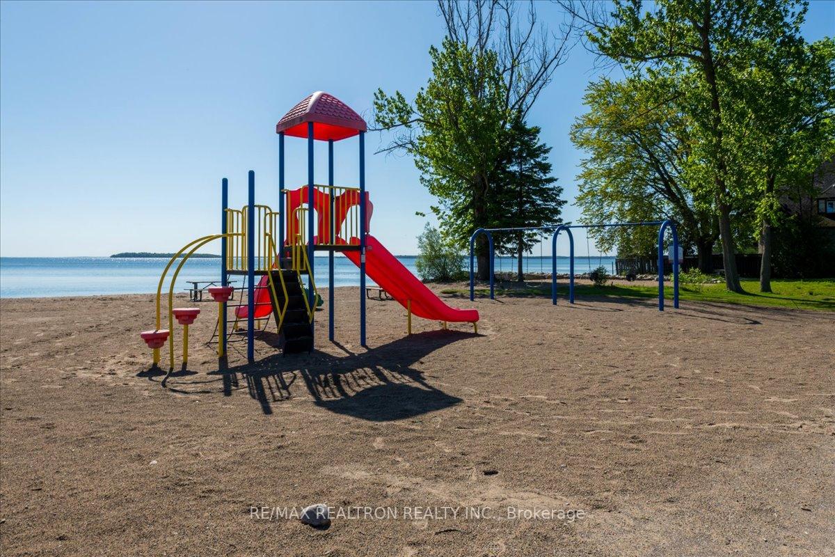 Photo 18 of 869 10th Line, Innisfil, Rural Innisfil — HOMEH