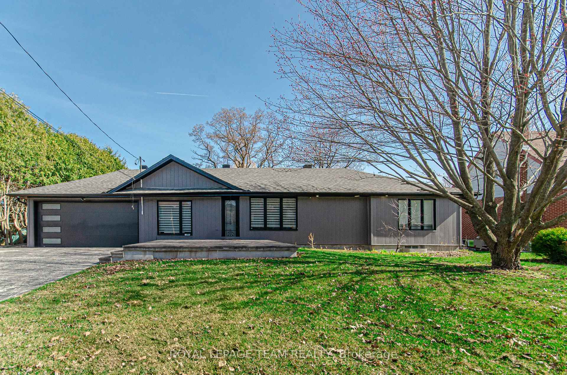 Front of 1373 Normandy Crescent