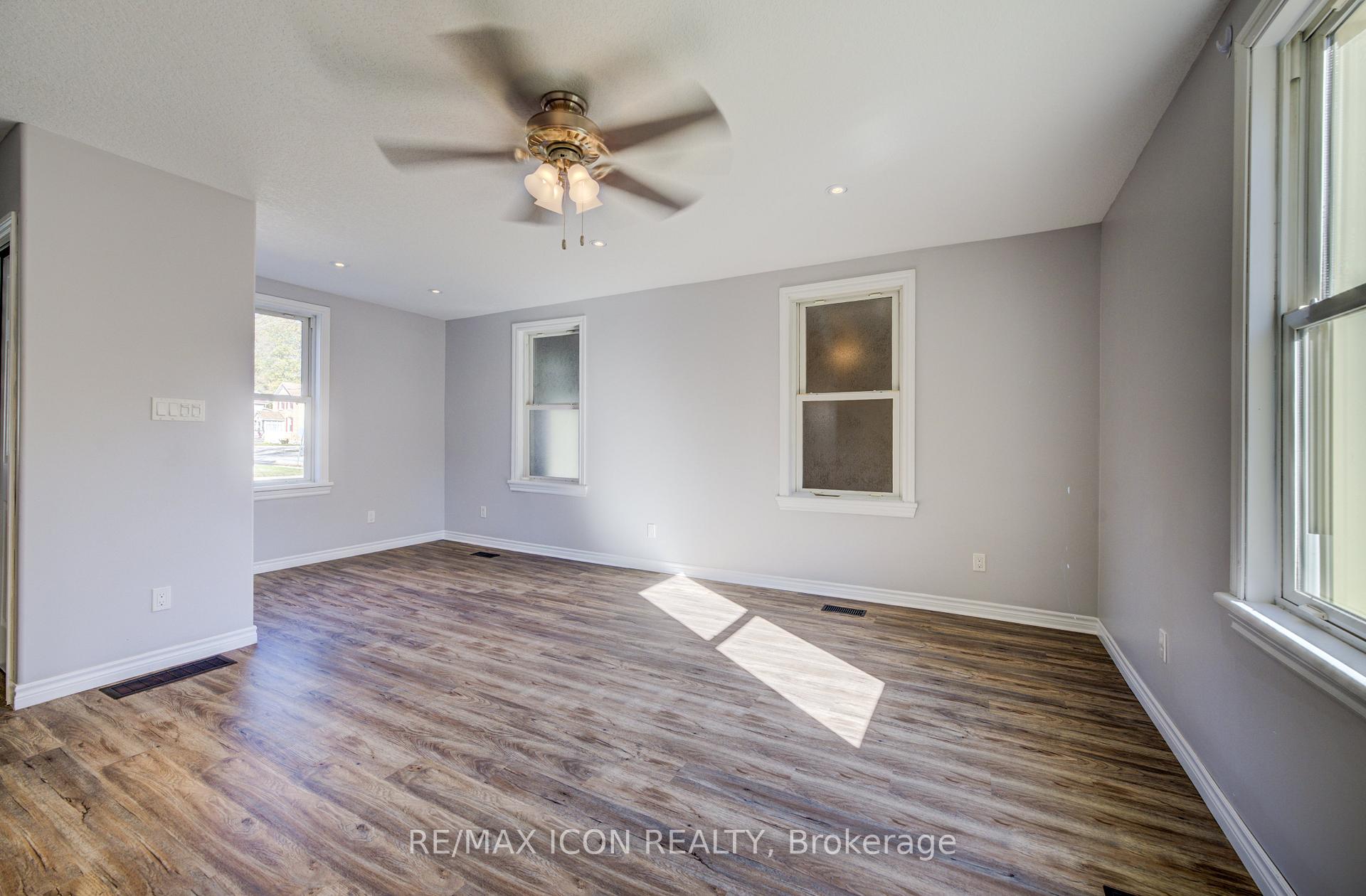 Photo 8 of 31 Pellister Street W, Minto — HOMEH