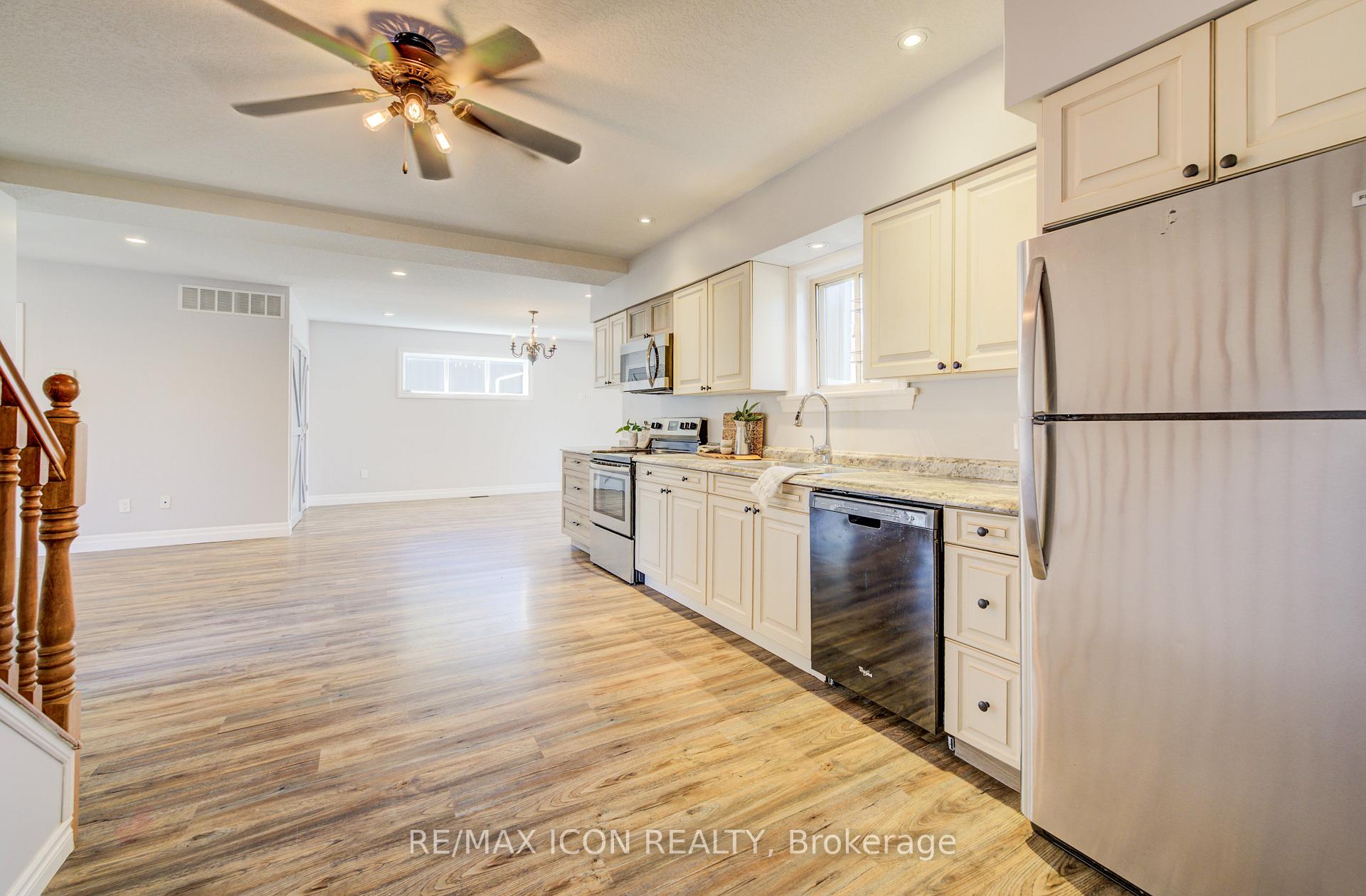 Photo 9 of 31 Pellister Street W, Minto — HOMEH
