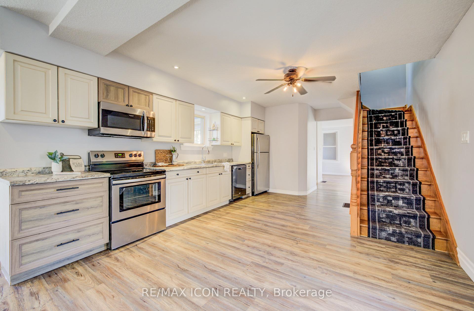 Photo 10 of 31 Pellister Street W, Minto — HOMEH