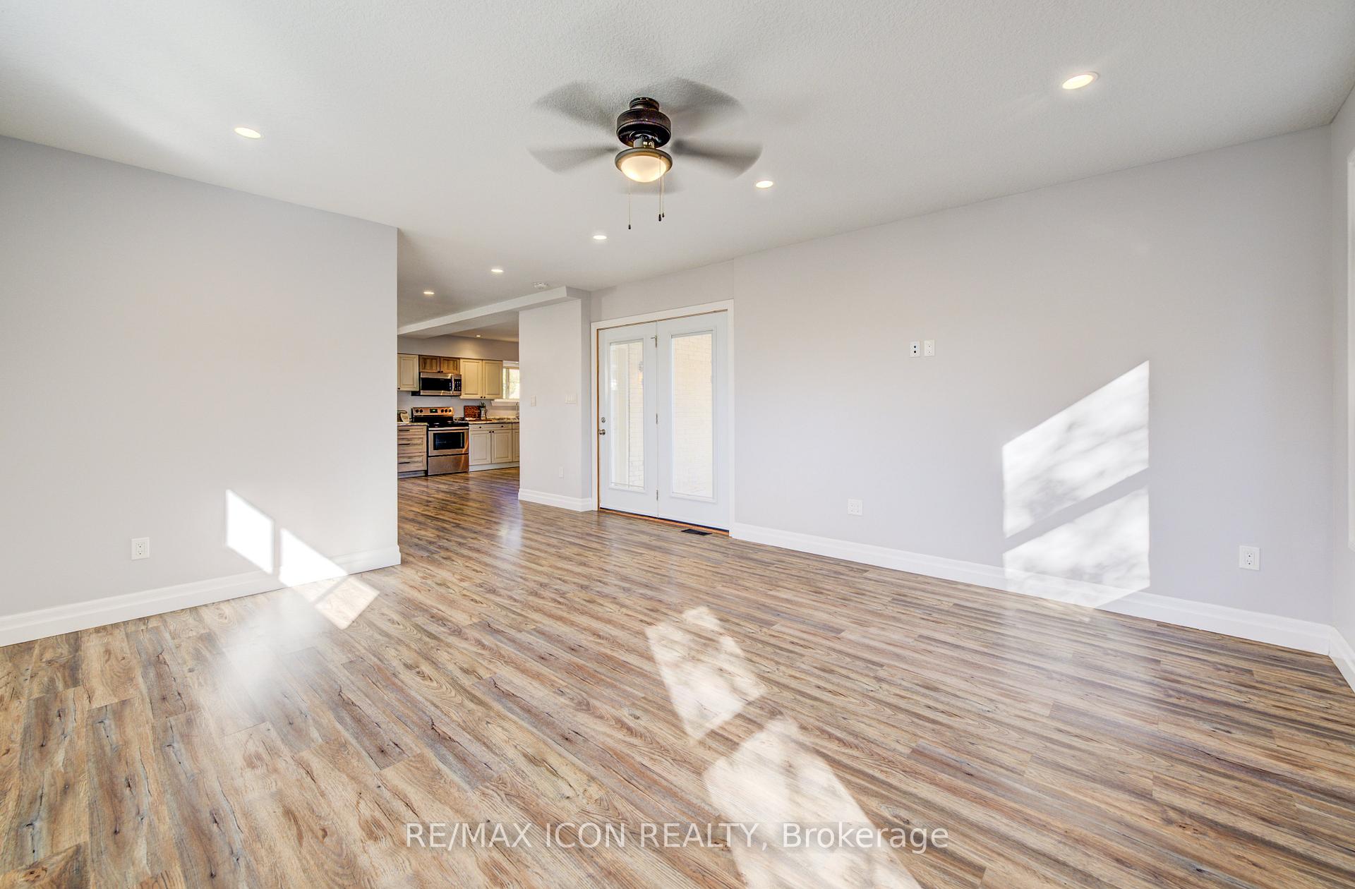 Photo 17 of 31 Pellister Street W, Minto — HOMEH