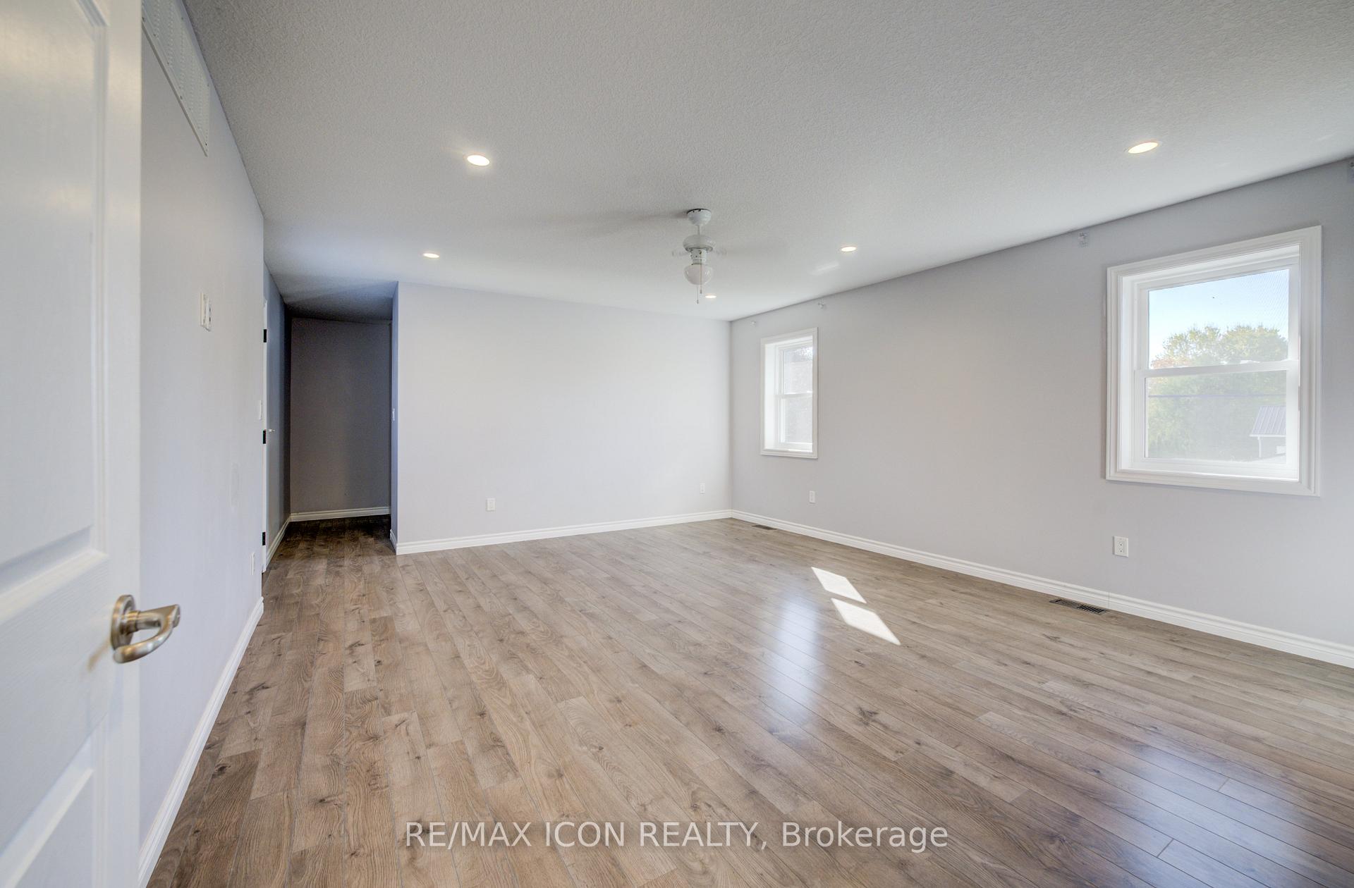 Photo 21 of 31 Pellister Street W, Minto — HOMEH