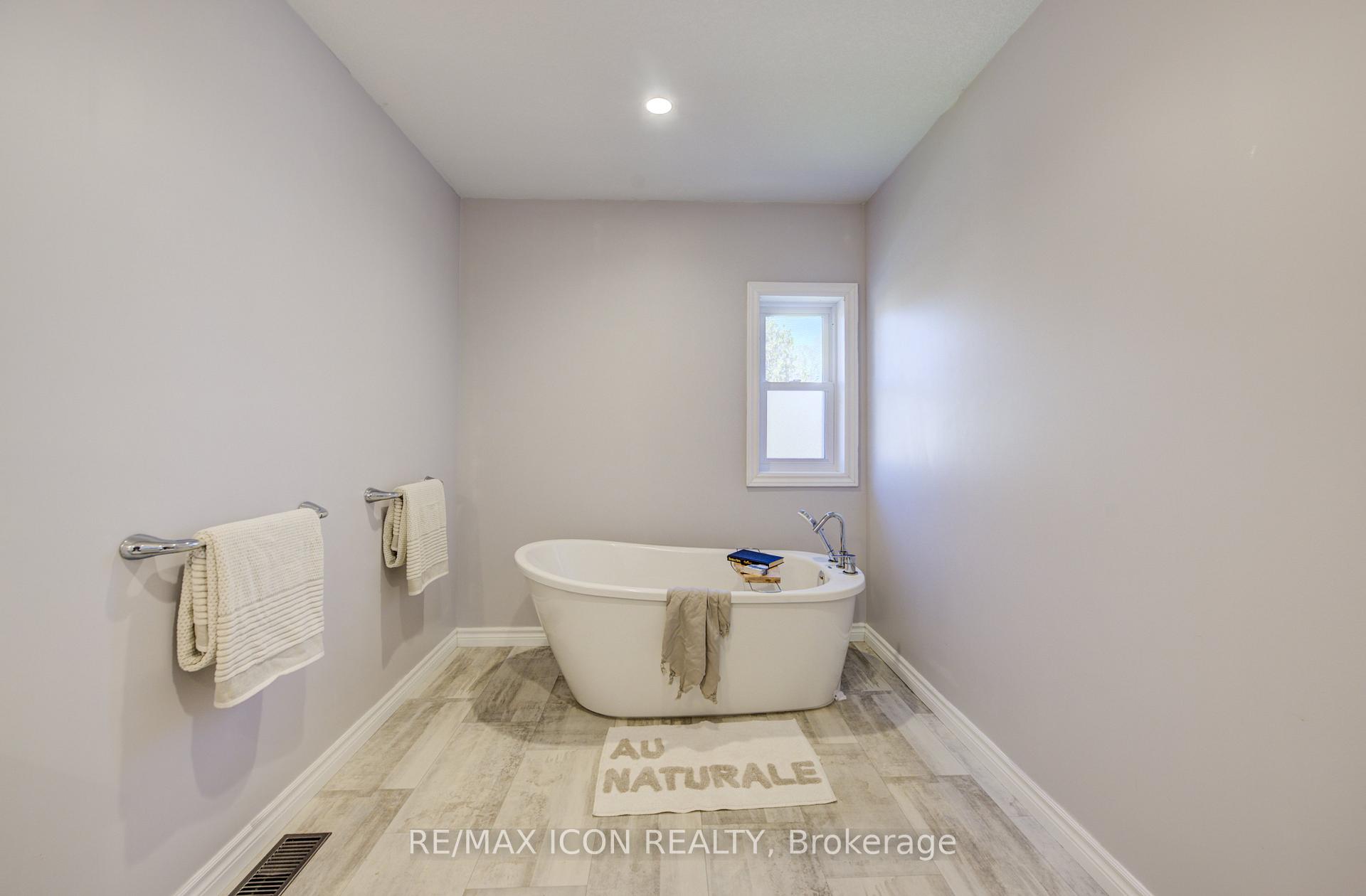 Photo 28 of 31 Pellister Street W, Minto — HOMEH