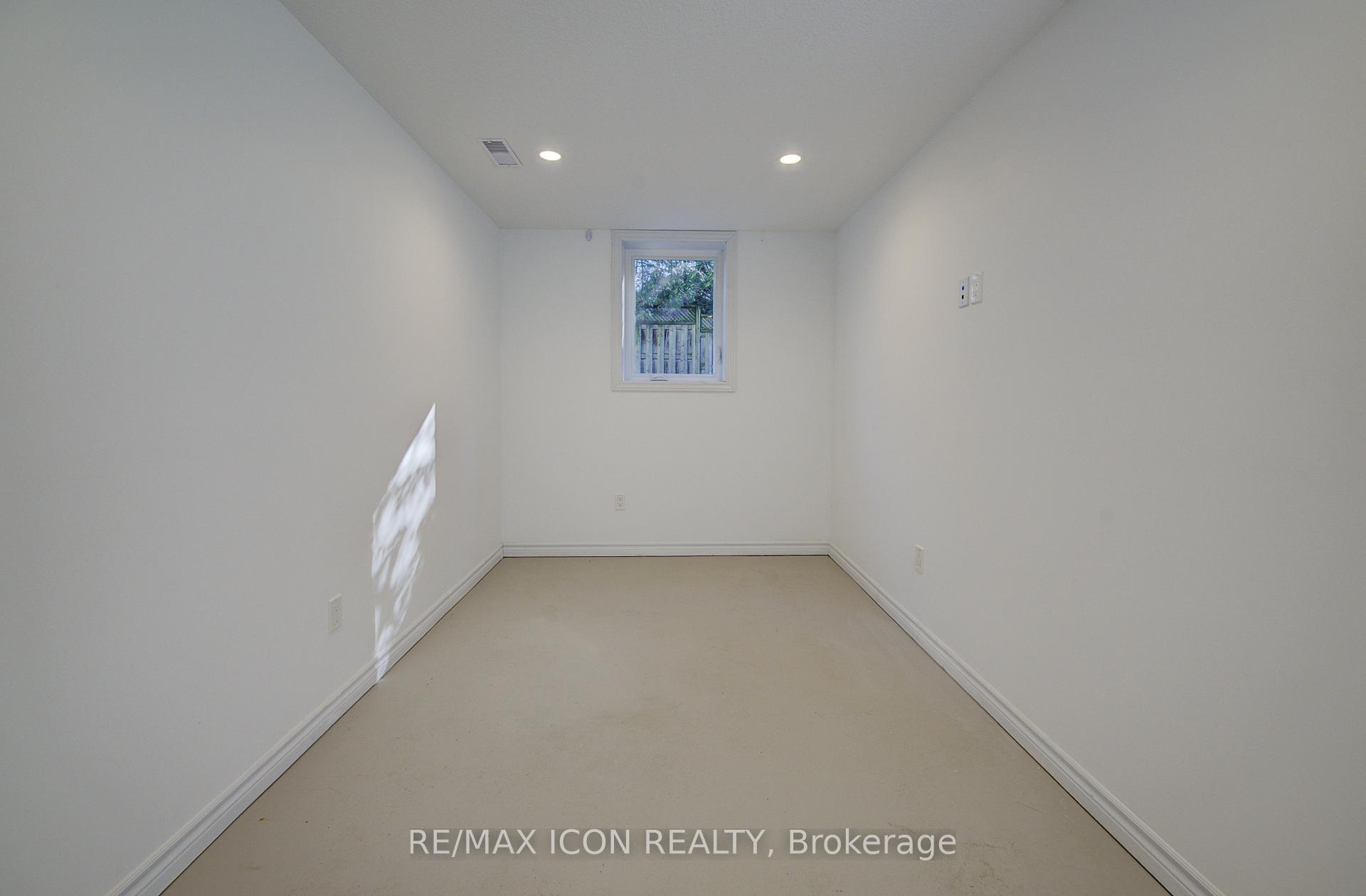 Photo 35 of 31 Pellister Street W, Minto — HOMEH