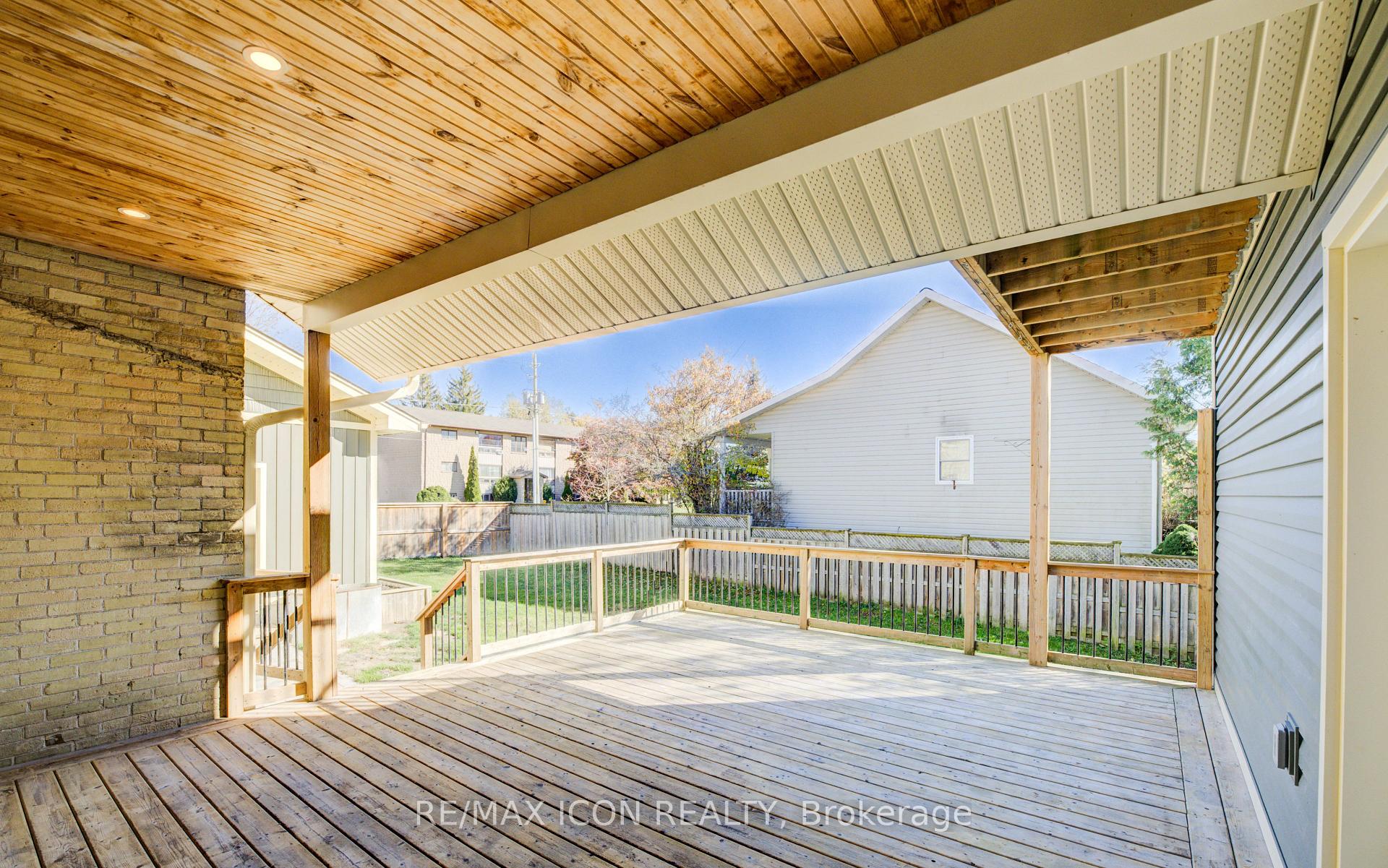 Photo 38 of 31 Pellister Street W, Minto — HOMEH