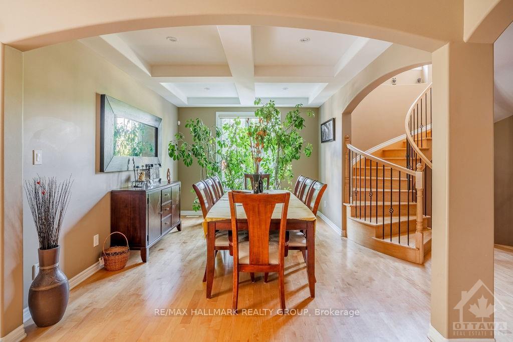 Photo 5 of 648 Kochar Drive, Ottawa, Mooneys Bay — HOMEH