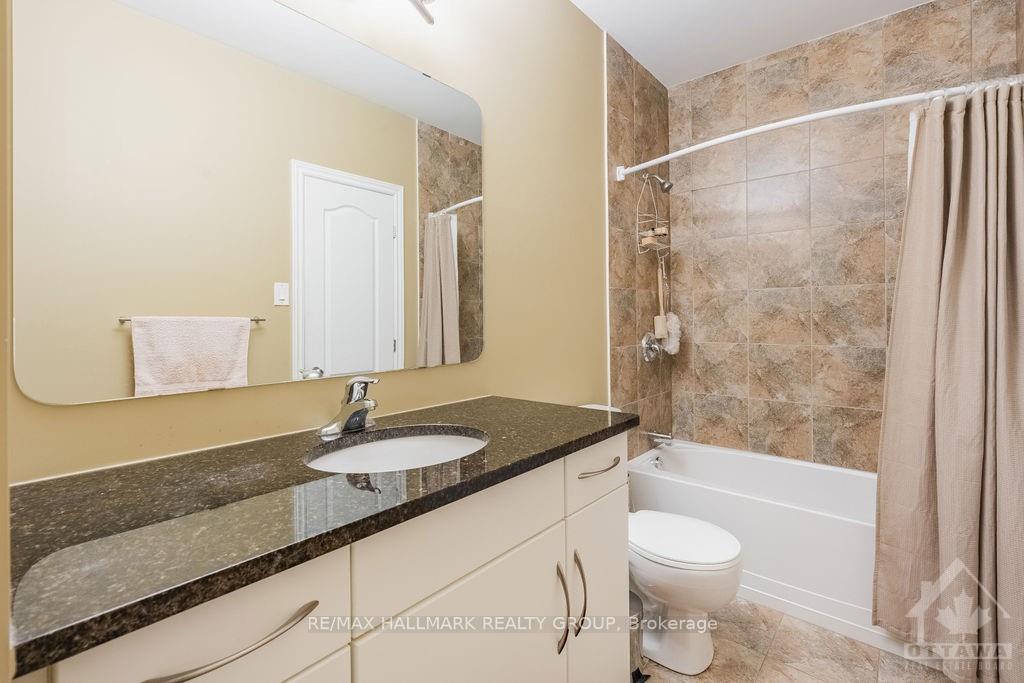 Photo 15 of 648 Kochar Drive, Ottawa, Mooneys Bay — HOMEH