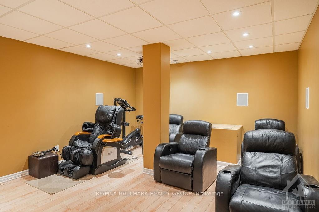 Photo 16 of 648 Kochar Drive, Ottawa, Mooneys Bay — HOMEH