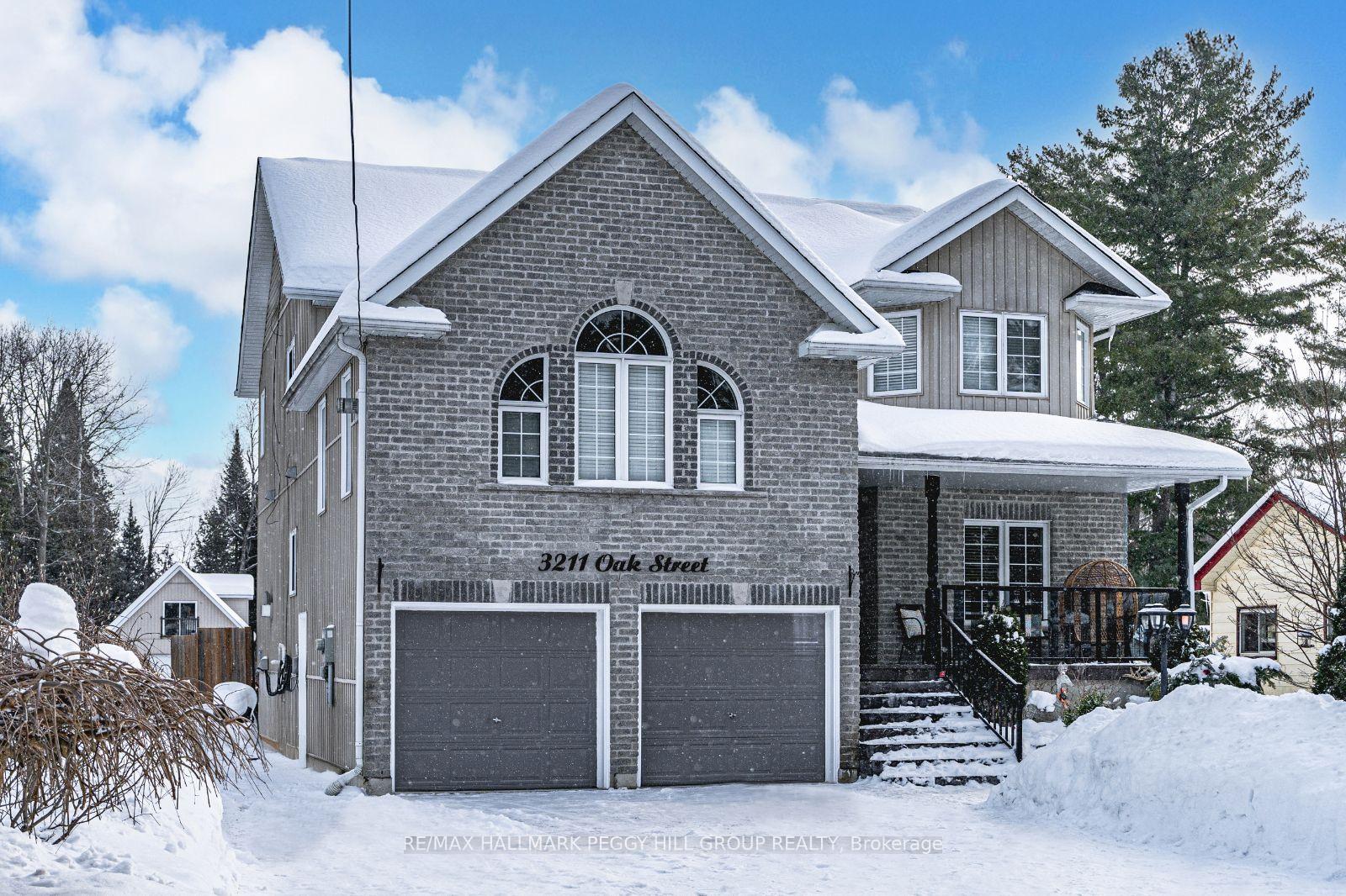 Front of 3211 Oak Street