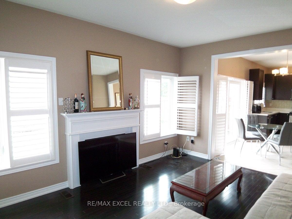 Photo 2 of 413 Williamson Road, Markham, Greensborough — HOMEH
