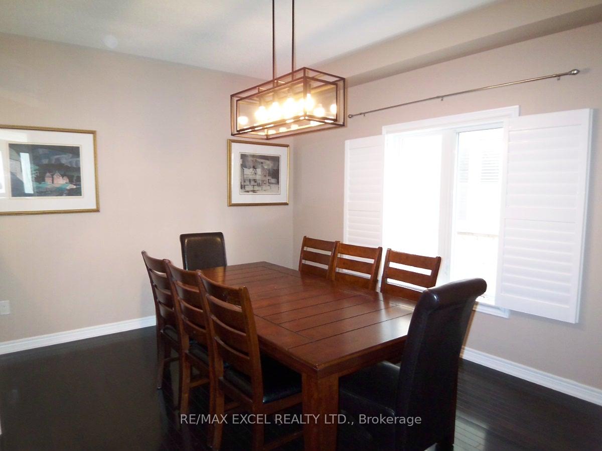 Photo 5 of 413 Williamson Road, Markham, Greensborough — HOMEH
