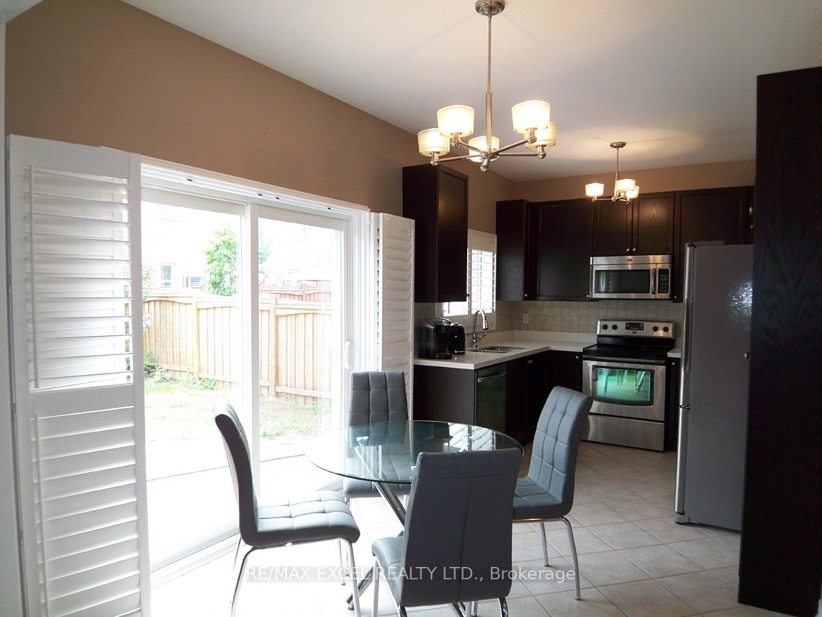 Photo 8 of 413 Williamson Road, Markham, Greensborough — HOMEH