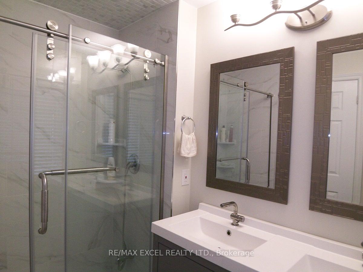 Photo 11 of 413 Williamson Road, Markham, Greensborough — HOMEH