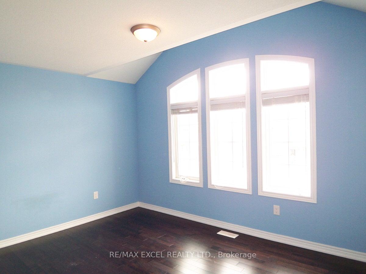 Photo 15 of 413 Williamson Road, Markham, Greensborough — HOMEH