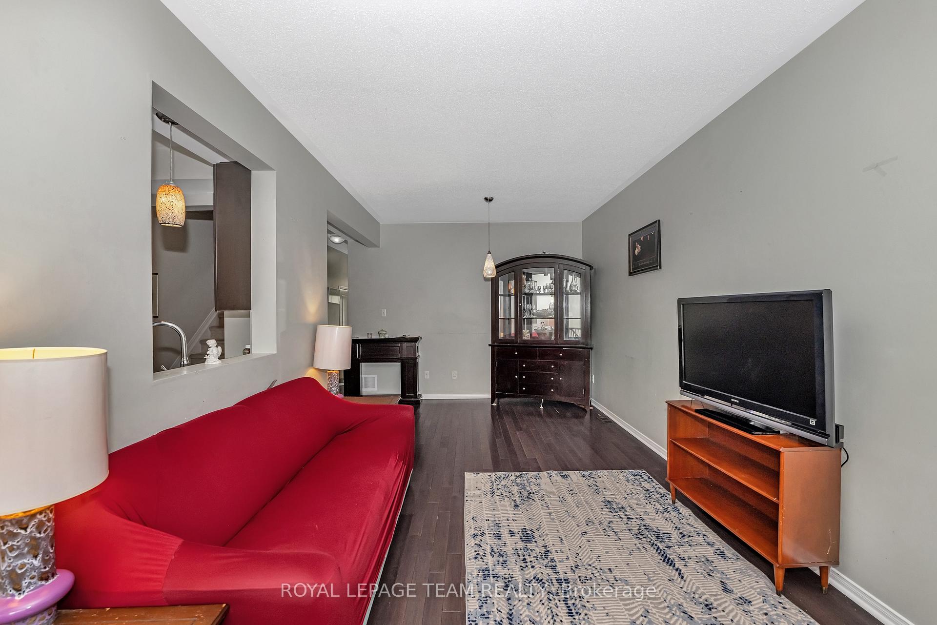 Photo 9 of 625 Pepperville Crescent, Ottawa, Kanata - Emerald Meadows/Trailwest — HOMEH