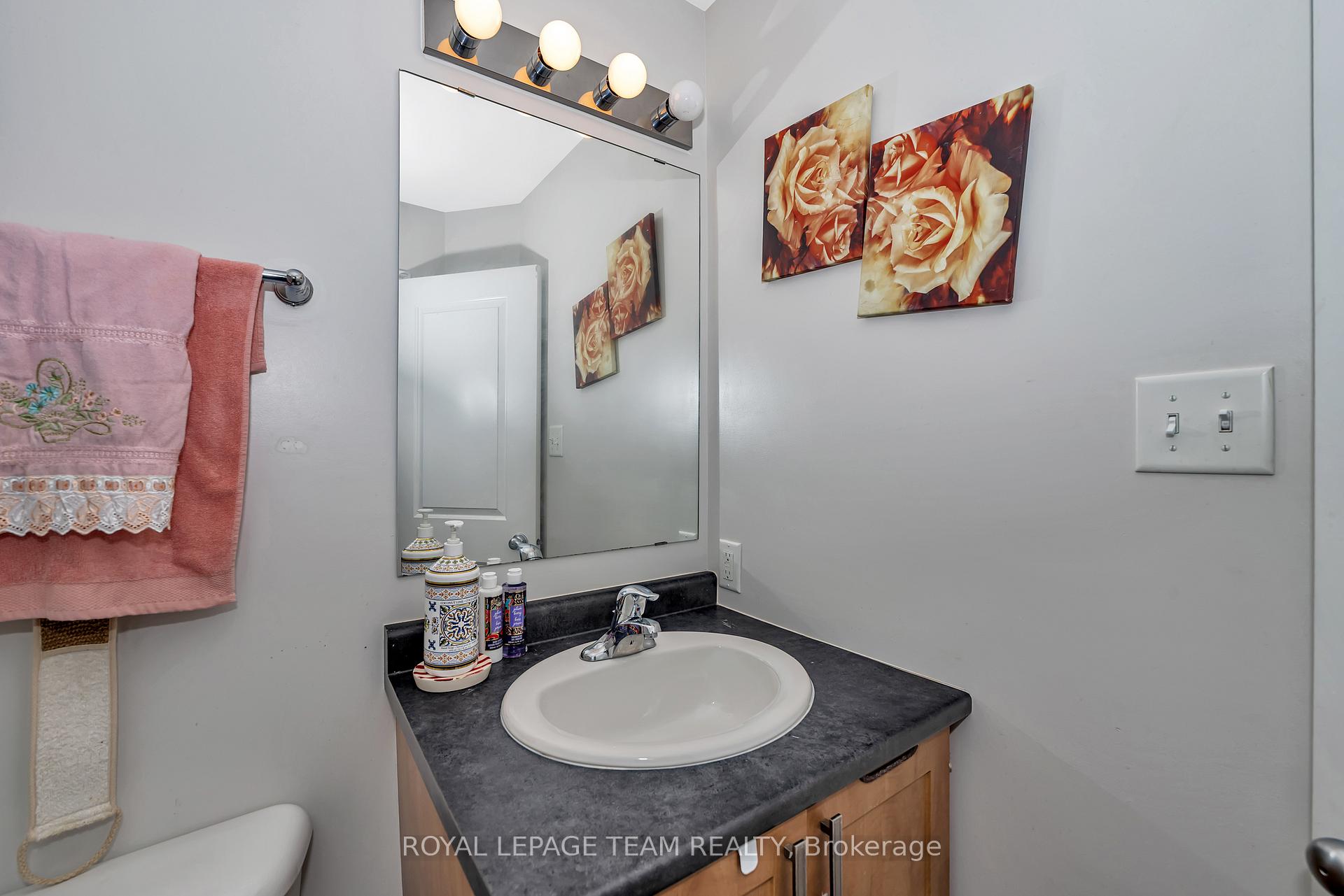 Photo 17 of 625 Pepperville Crescent, Ottawa, Kanata - Emerald Meadows/Trailwest — HOMEH