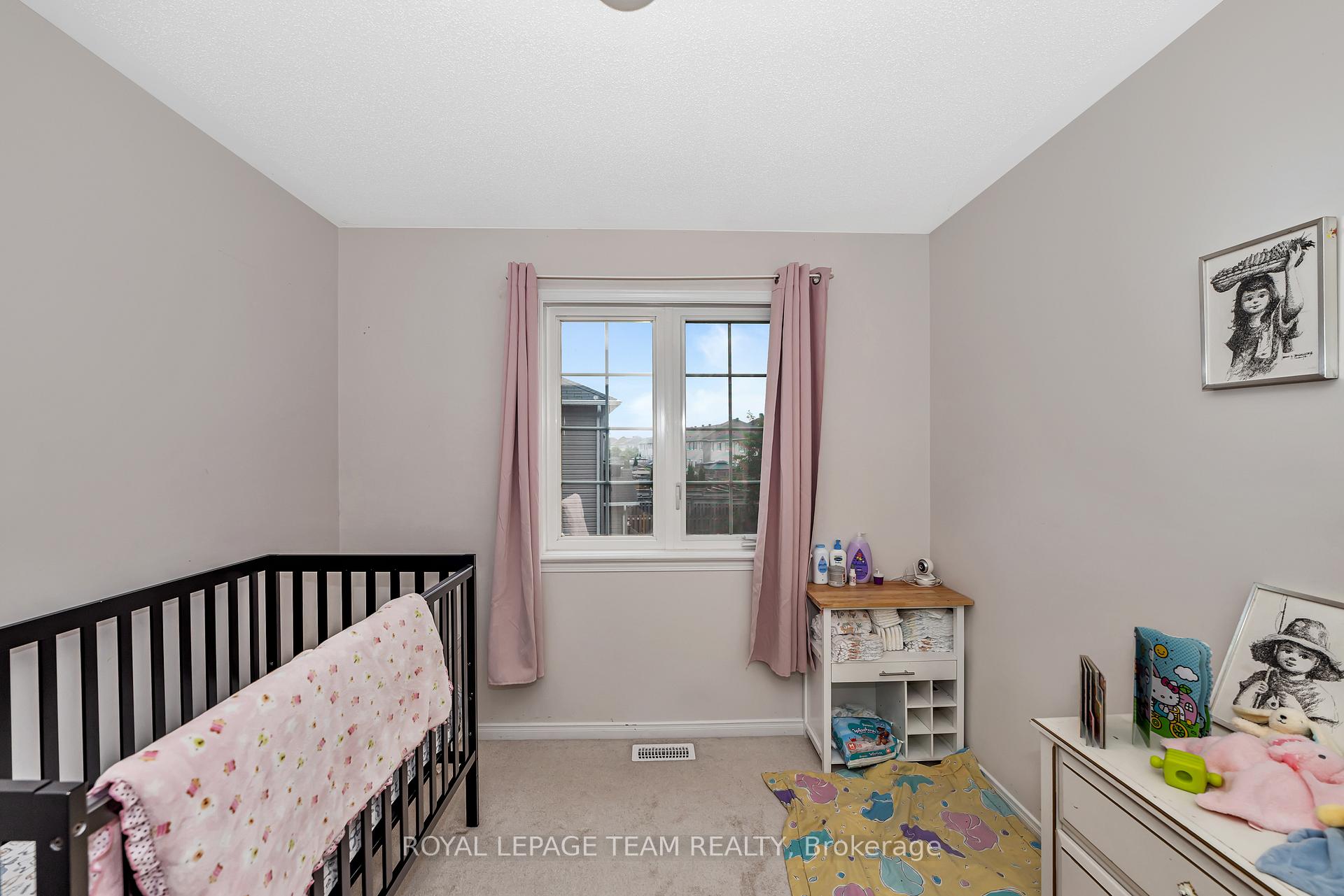Photo 20 of 625 Pepperville Crescent, Ottawa, Kanata - Emerald Meadows/Trailwest — HOMEH