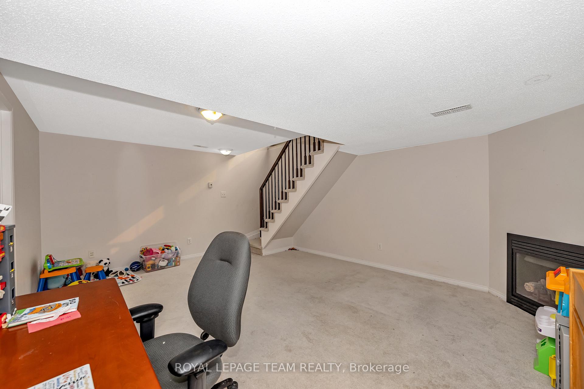 Photo 22 of 625 Pepperville Crescent, Ottawa, Kanata - Emerald Meadows/Trailwest — HOMEH