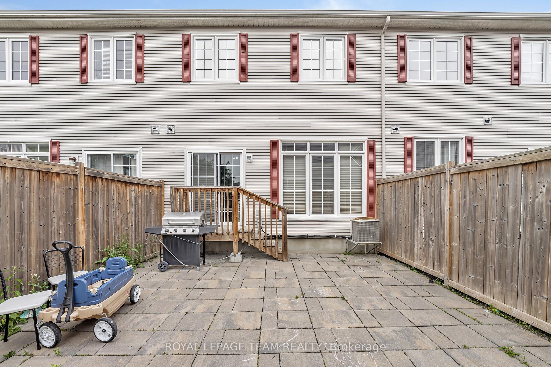 Photo 23 of 625 Pepperville Crescent, Ottawa, Kanata - Emerald Meadows/Trailwest — HOMEH