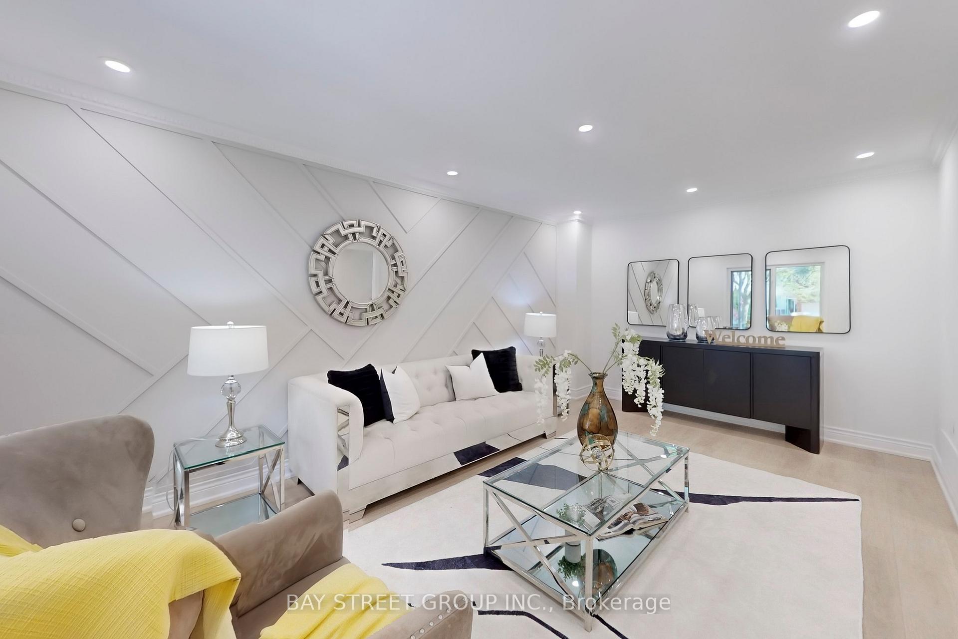 Photo 2 of 11 Lancashire Road, Markham, Unionville — HOMEH