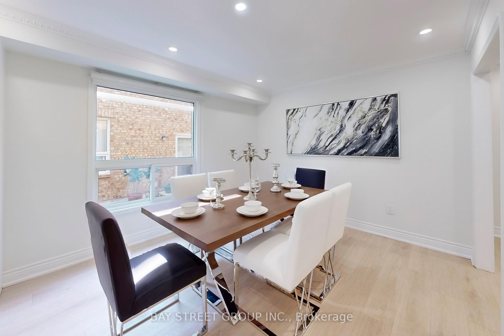 Photo 5 of 11 Lancashire Road, Markham, Unionville — HOMEH