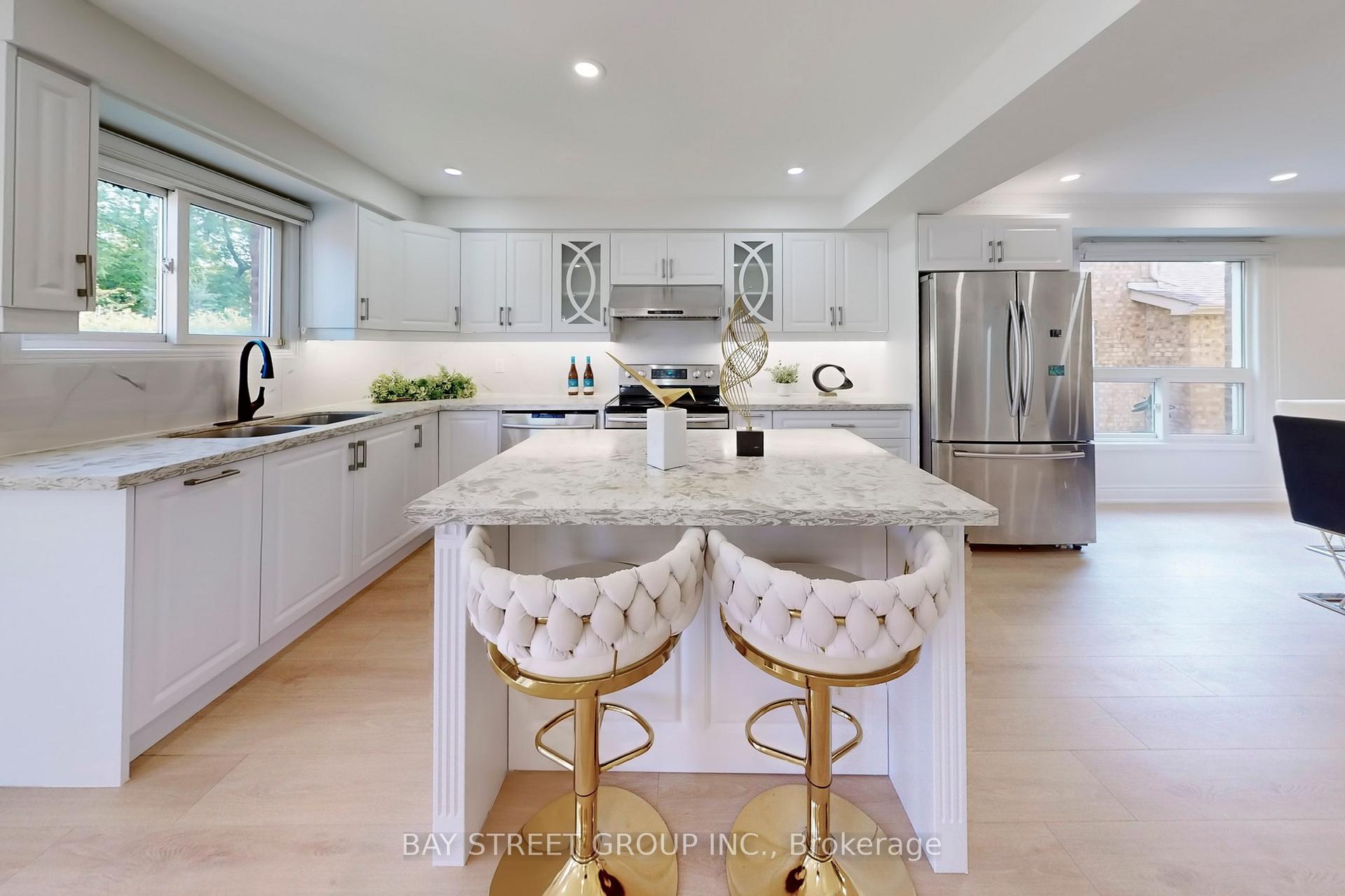 Photo 9 of 11 Lancashire Road, Markham, Unionville — HOMEH