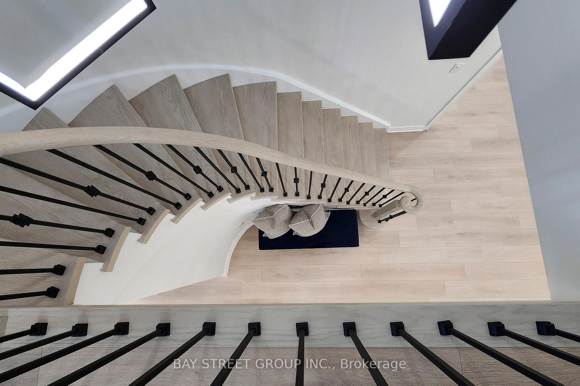 Photo 12 of 11 Lancashire Road, Markham, Unionville — HOMEH
