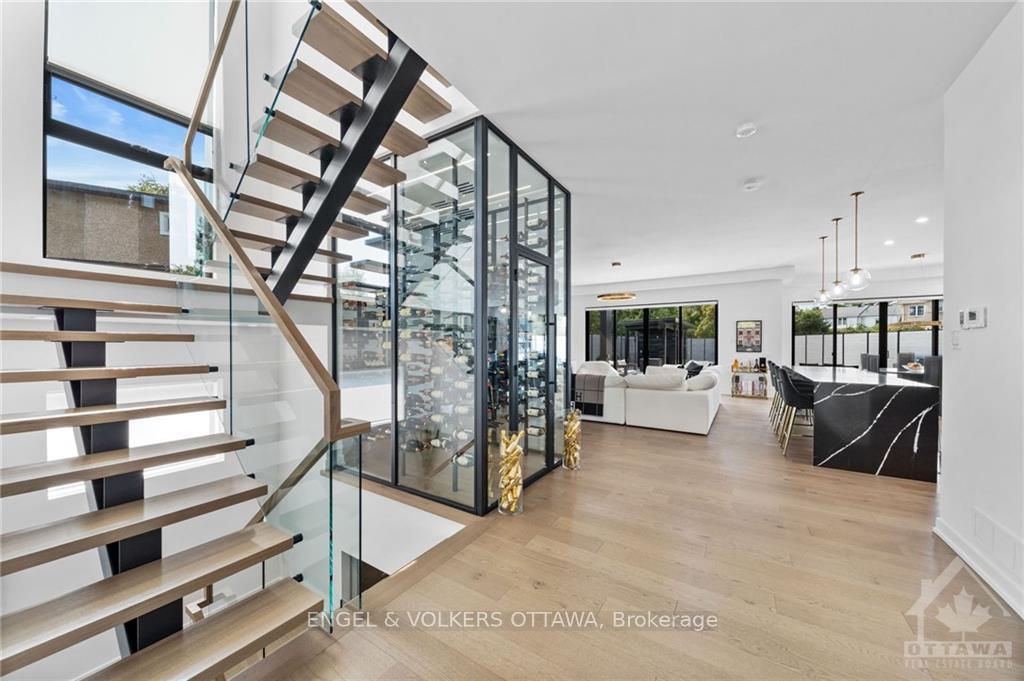 Photo 3 of 795 Melfa Crescent, Ottawa, Mooneys Bay — HOMEH
