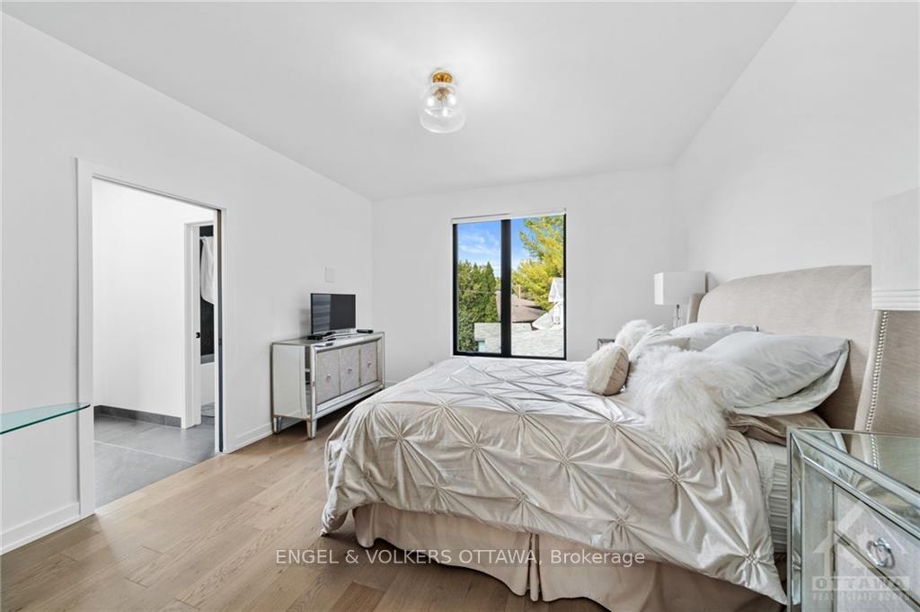 Photo 12 of 795 Melfa Crescent, Ottawa, Mooneys Bay — HOMEH