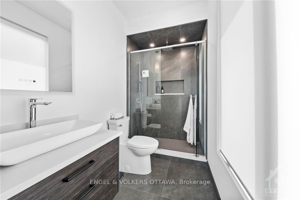 Photo 15 of 795 Melfa Crescent, Ottawa, Mooneys Bay — HOMEH