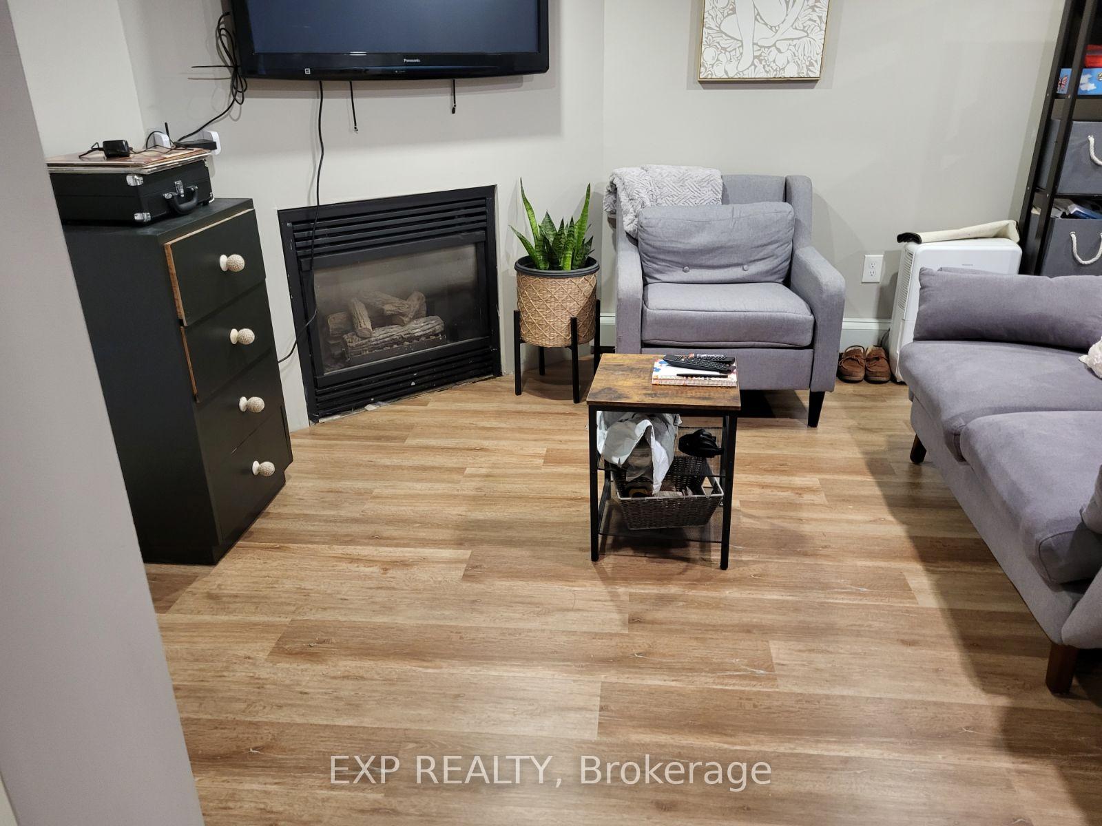 Photo 3 of Unit B, 58 Fairholt Road, Hamilton, Stripley — HOMEH