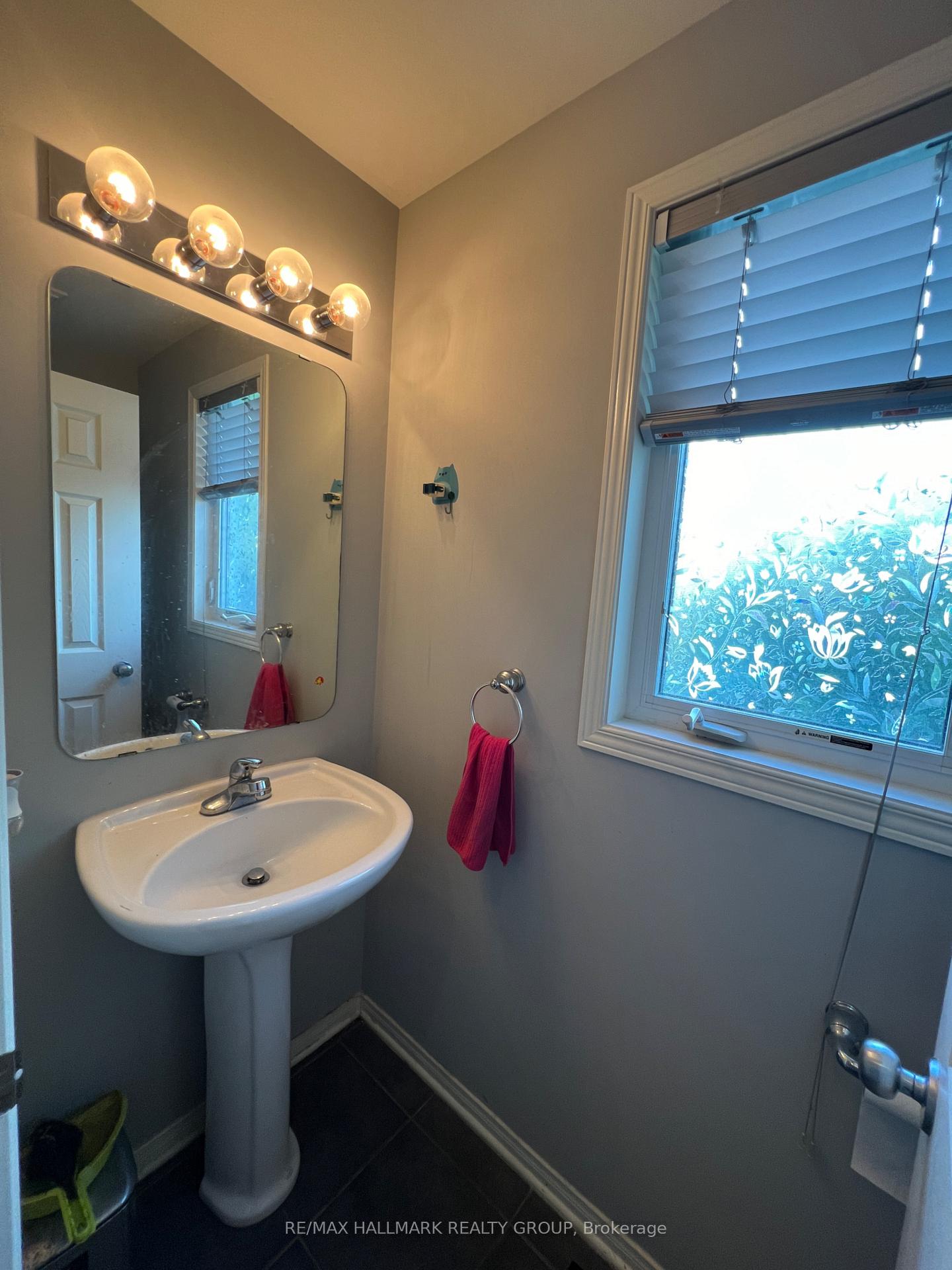 Photo 4 of 105 Mcbrien Street, Ottawa, Kanata - Morgan's Grant/South March — HOMEH
