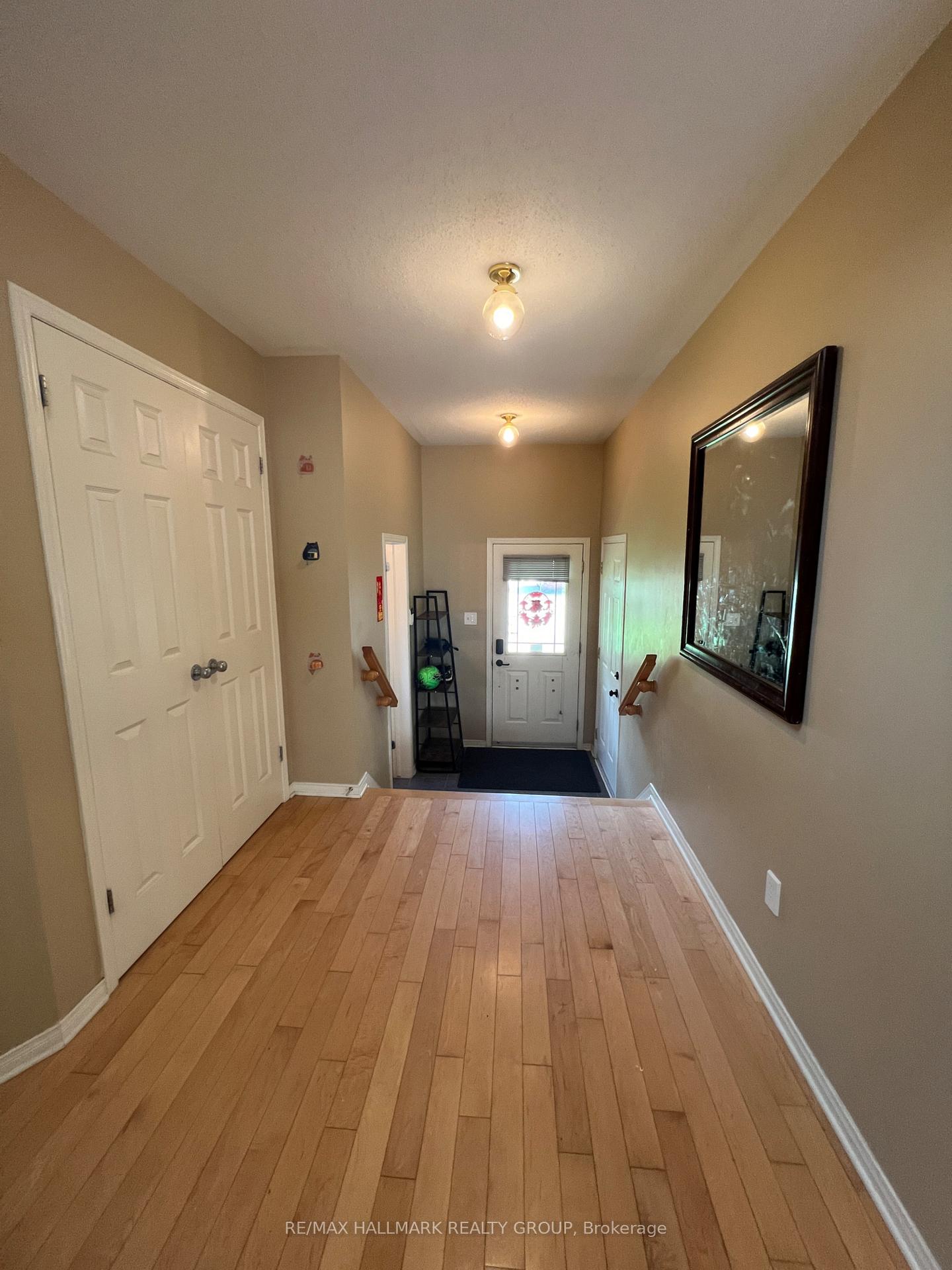Photo 5 of 105 Mcbrien Street, Ottawa, Kanata - Morgan's Grant/South March — HOMEH
