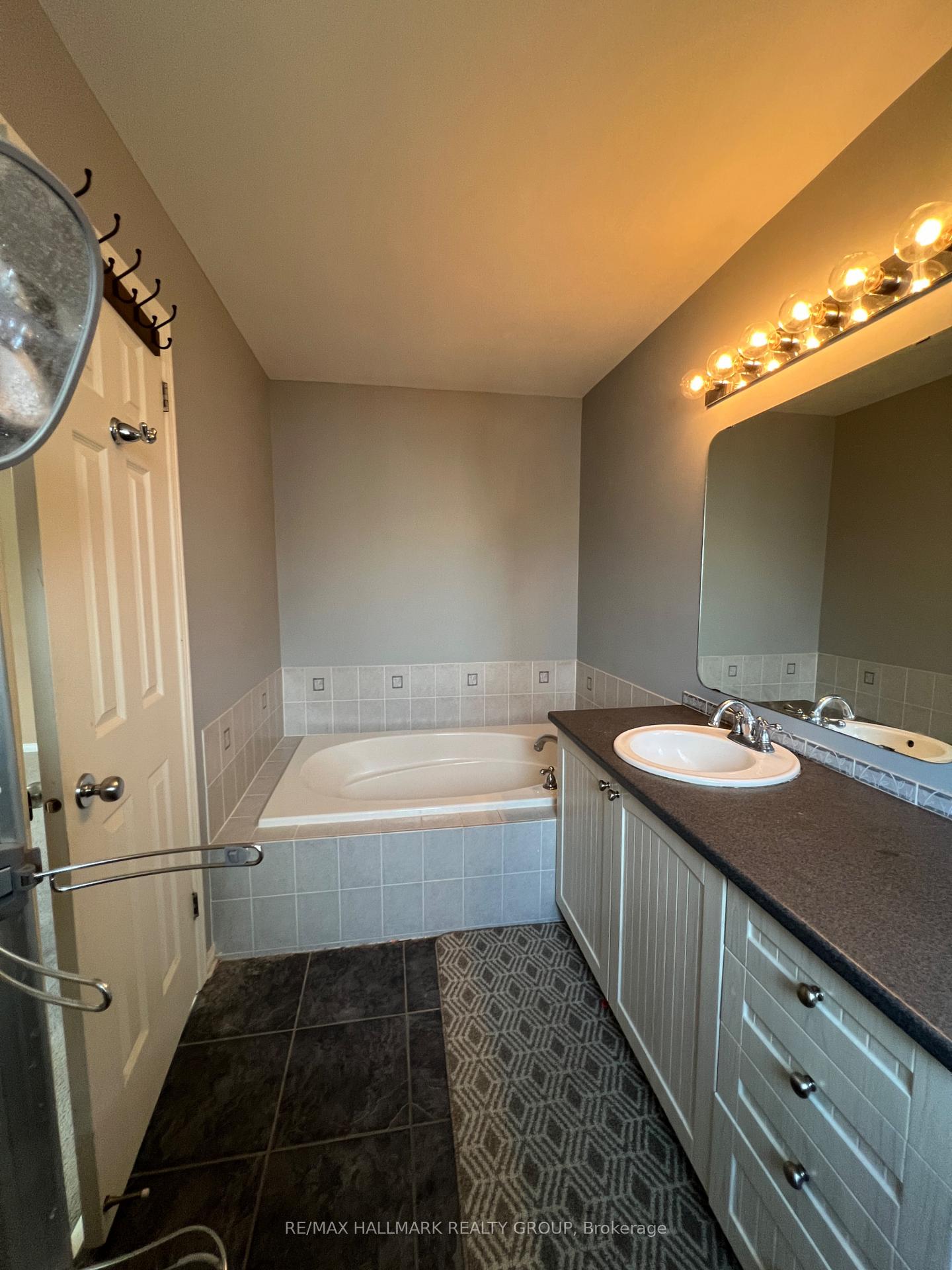 Photo 17 of 105 Mcbrien Street, Ottawa, Kanata - Morgan's Grant/South March — HOMEH