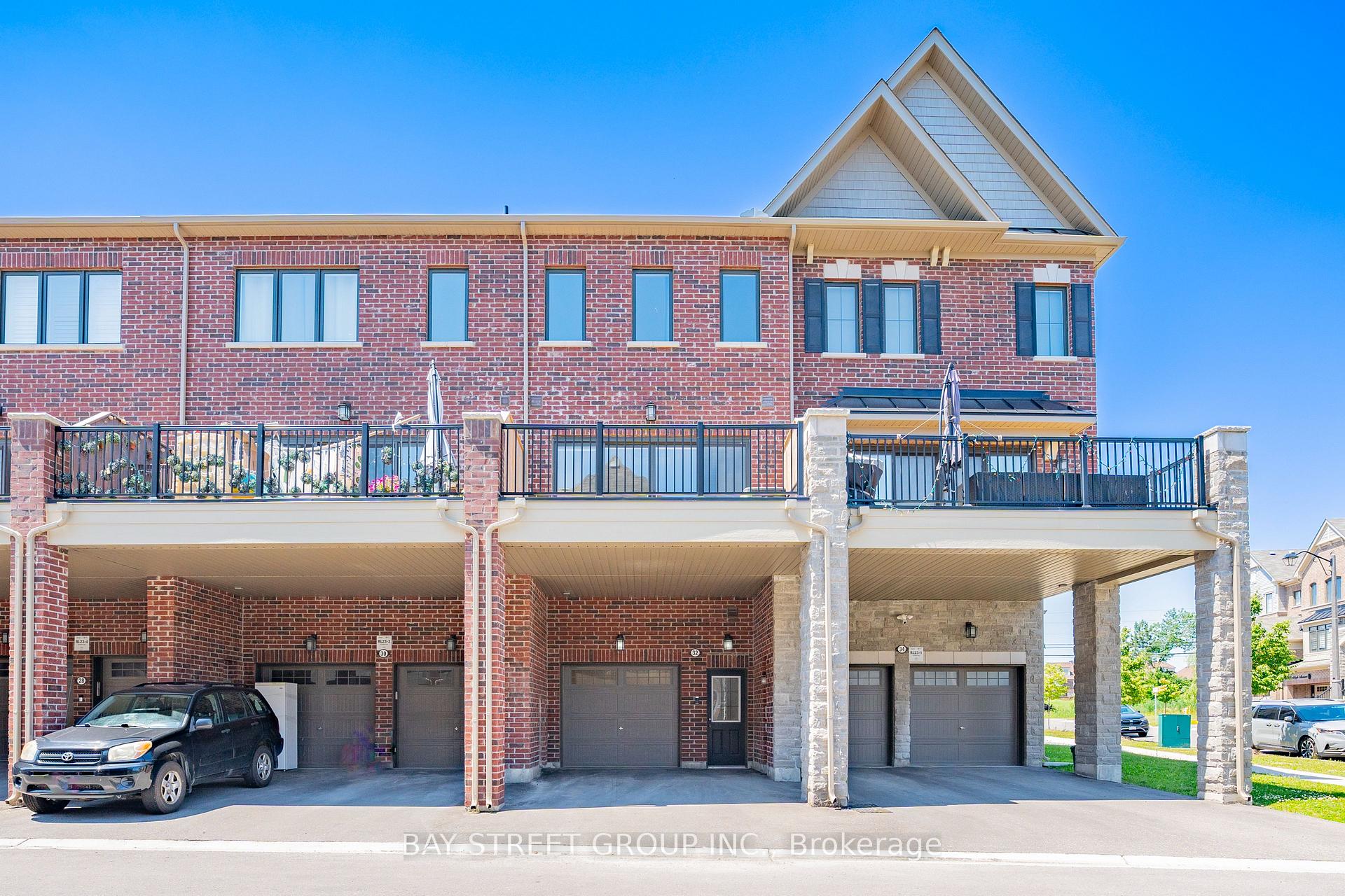 Photo 2 of 32 Cafaro Lane, Markham, Victoria Square — HOMEH