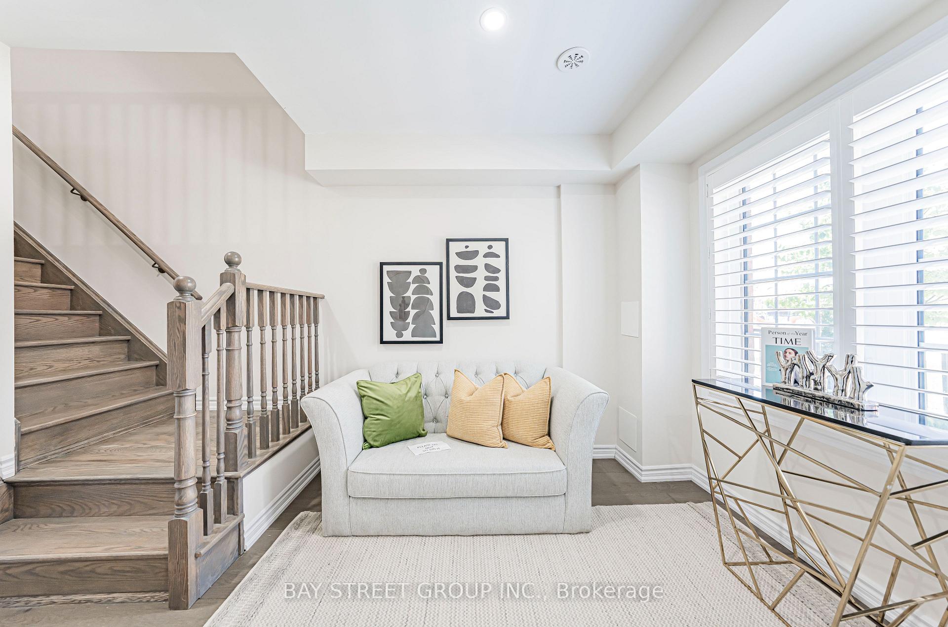 Photo 5 of 32 Cafaro Lane, Markham, Victoria Square — HOMEH
