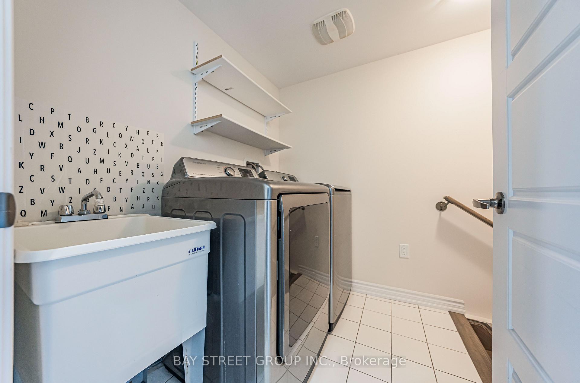 Photo 6 of 32 Cafaro Lane, Markham, Victoria Square — HOMEH