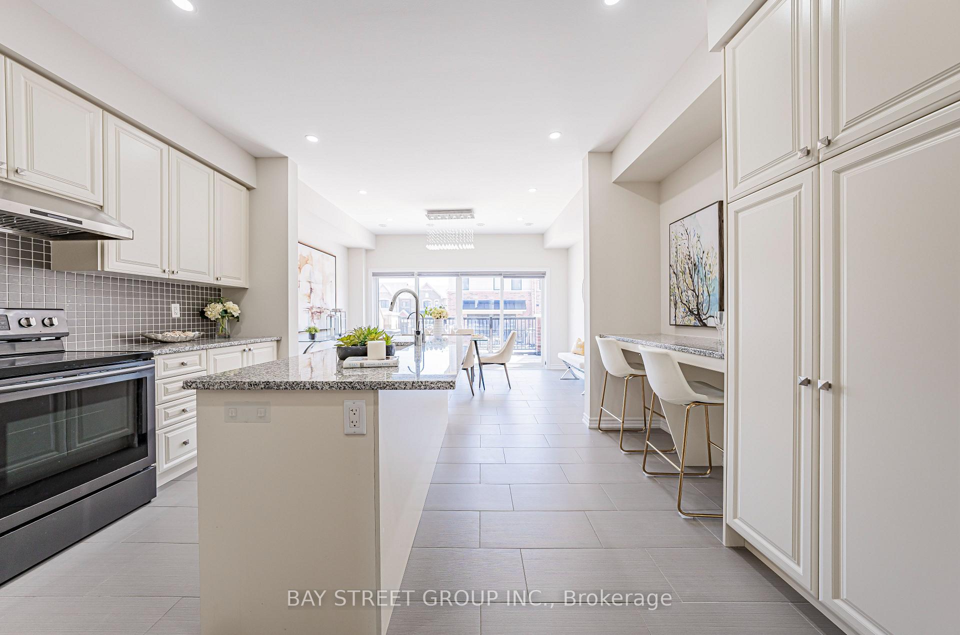 Photo 9 of 32 Cafaro Lane, Markham, Victoria Square — HOMEH