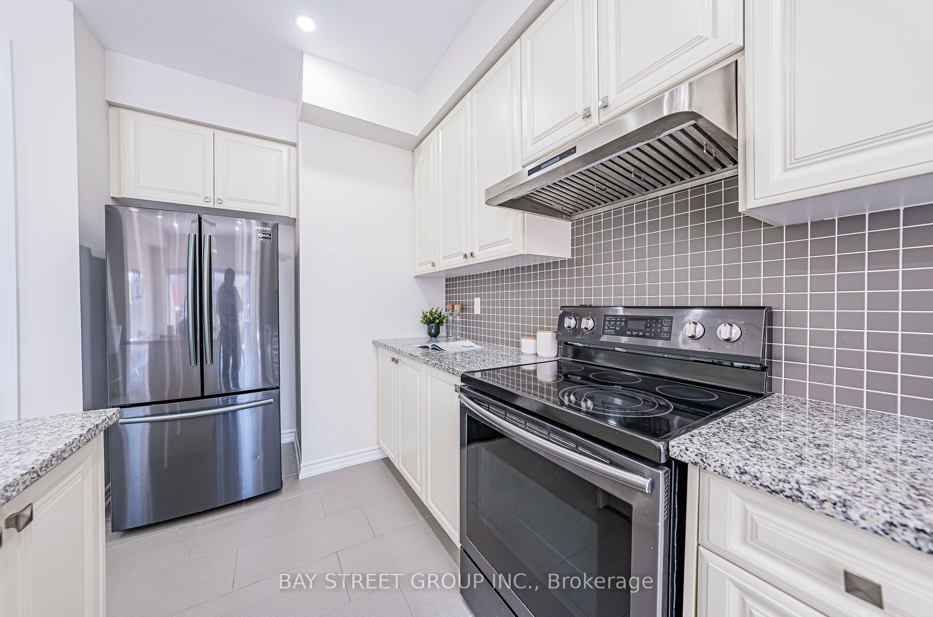 Photo 11 of 32 Cafaro Lane, Markham, Victoria Square — HOMEH