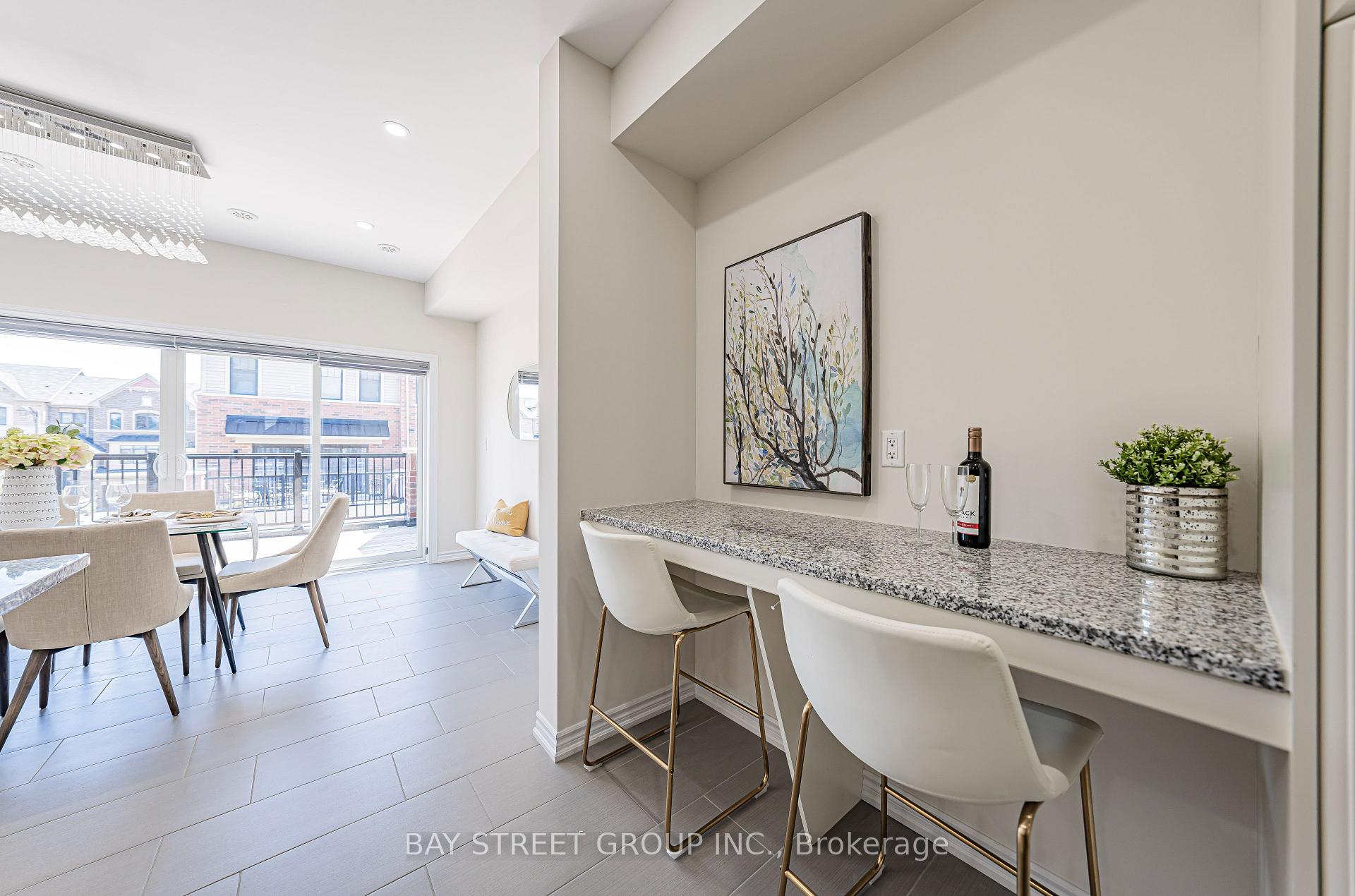 Photo 13 of 32 Cafaro Lane, Markham, Victoria Square — HOMEH