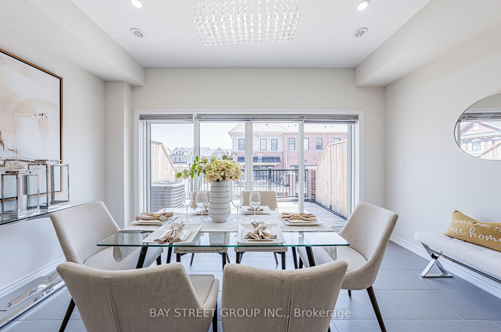 Photo 14 of 32 Cafaro Lane, Markham, Victoria Square — HOMEH