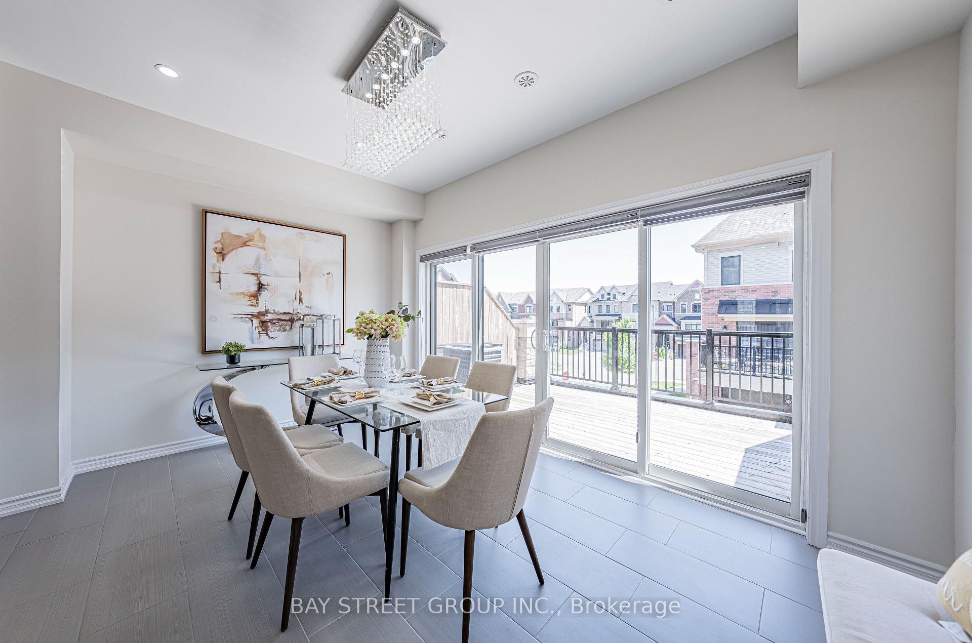 Photo 15 of 32 Cafaro Lane, Markham, Victoria Square — HOMEH