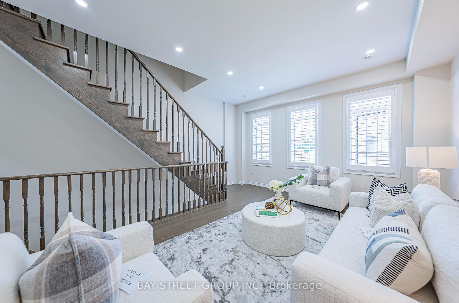 Photo 21 of 32 Cafaro Lane, Markham, Victoria Square — HOMEH